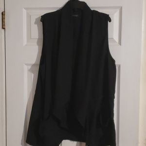 Sleeveless long pocket vest